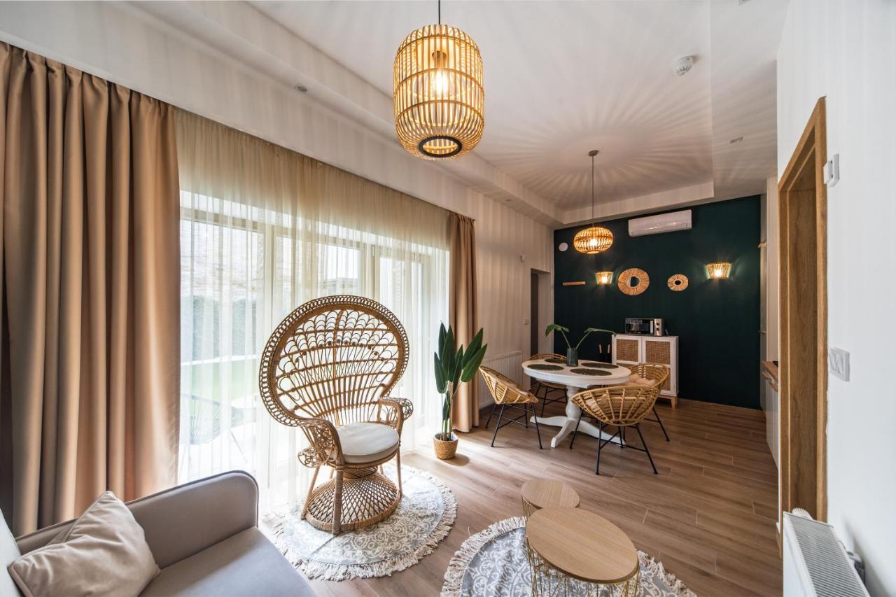 Apartment R12