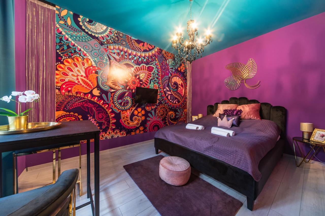 Apartment R12